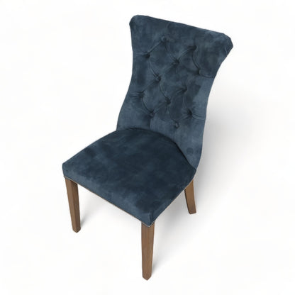 Nyrenset | Moderne stoler i velur fra A-Møbler