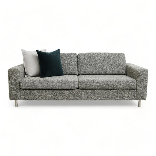 Nyrenset | Mønstrete sort/hvit Bolia Scandinavia 2,5-seter sofa