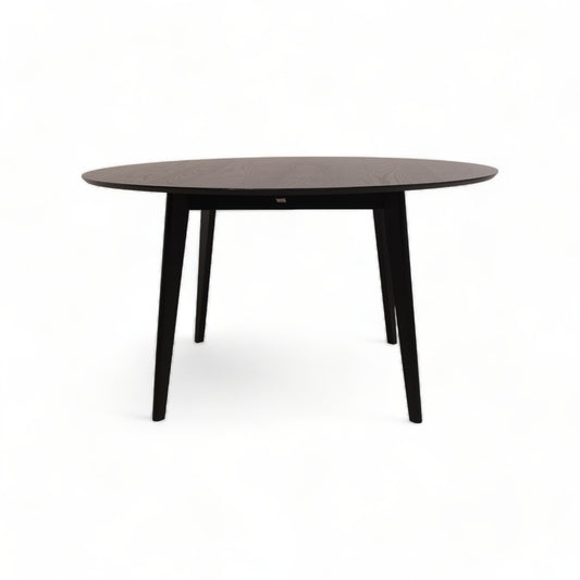Kvalitetssikret | Moderne Roxby spisebord fra A-Møbler