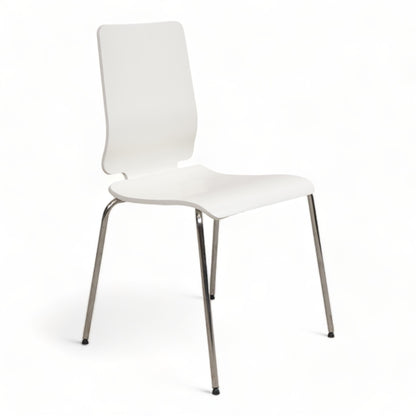 Kvalitetssikret | Hvite, enkle stoler