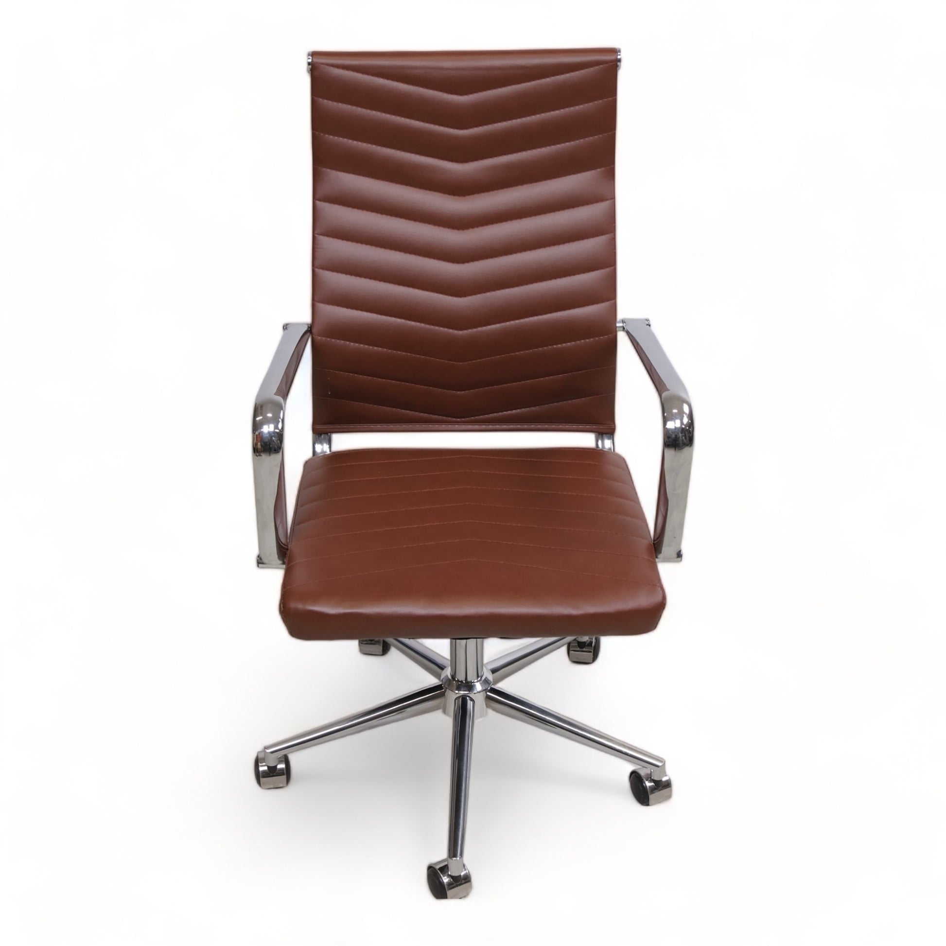Nyrenset | Moderne kontorstol i brunt imitert skinn