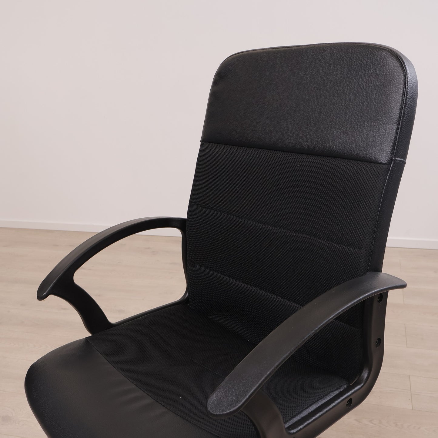 Nyrenset | IKEA Fingal sort kontorstol