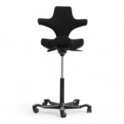 Nyrenset | Håg Capisco kontorstol med sadelsete og høy liftomat