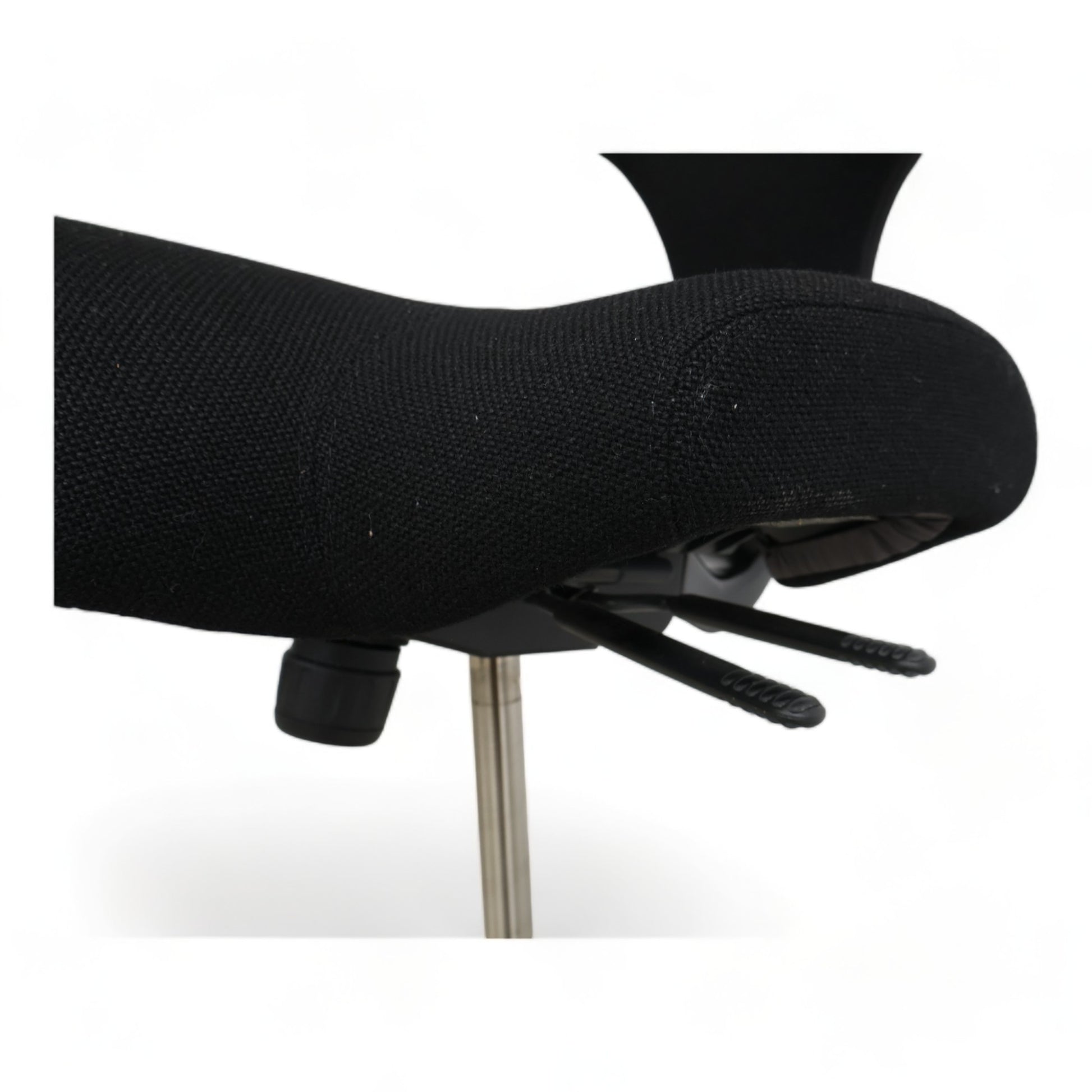 Nyrenset | Håg Capisco kontorstol med sadelsete og høy liftomat