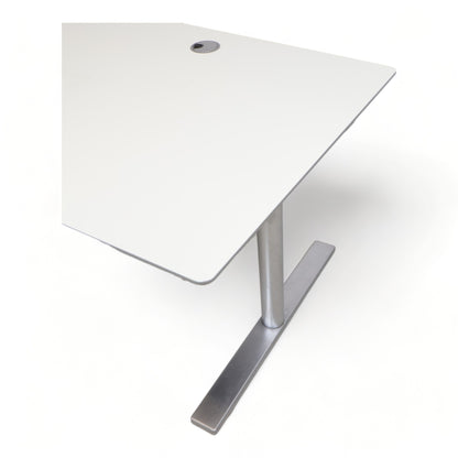 Kvalitetssikret | 180x90 cm, DUBA B8 elektrisk hev/senk skrivebord