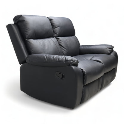 Nyrenset | Svart Mora 2-seter reclinersofa fra A-Møbler