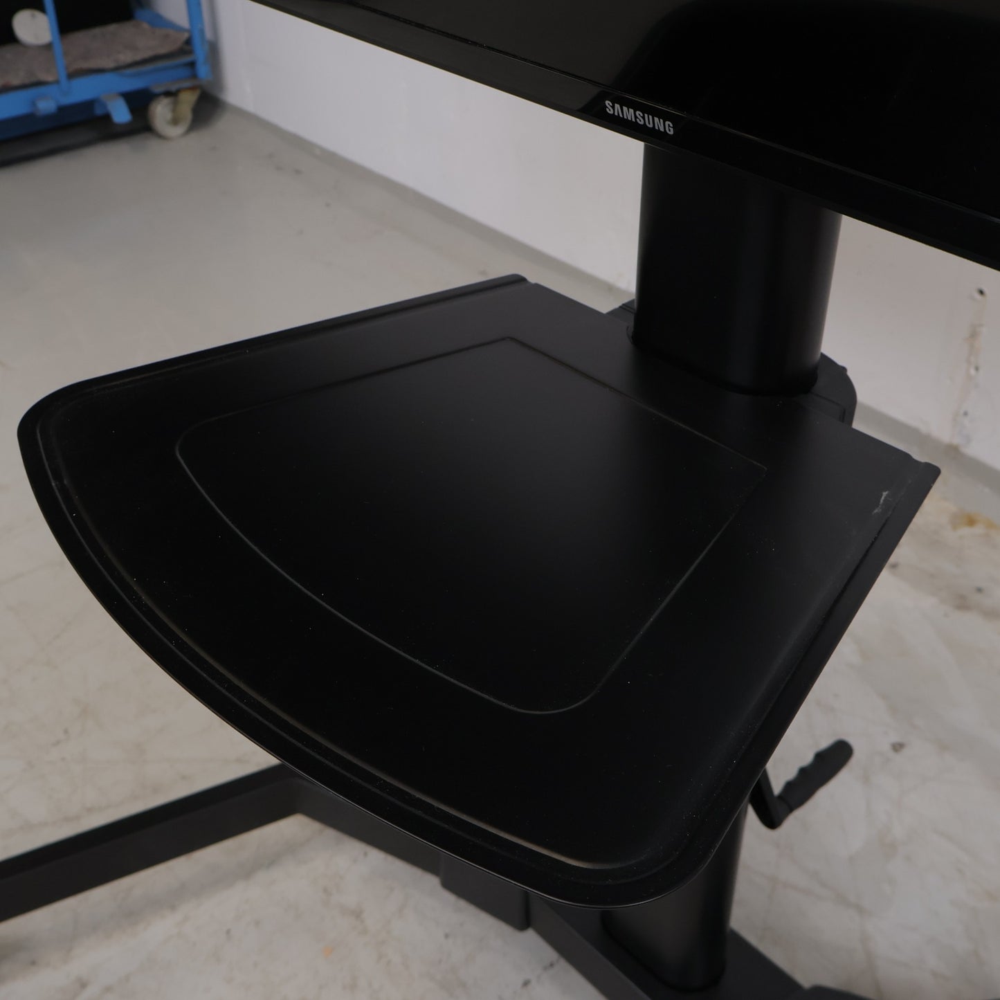 Kvalitetssikret | 65 4K UHD-digital skilting, inkludert iiglo stativ