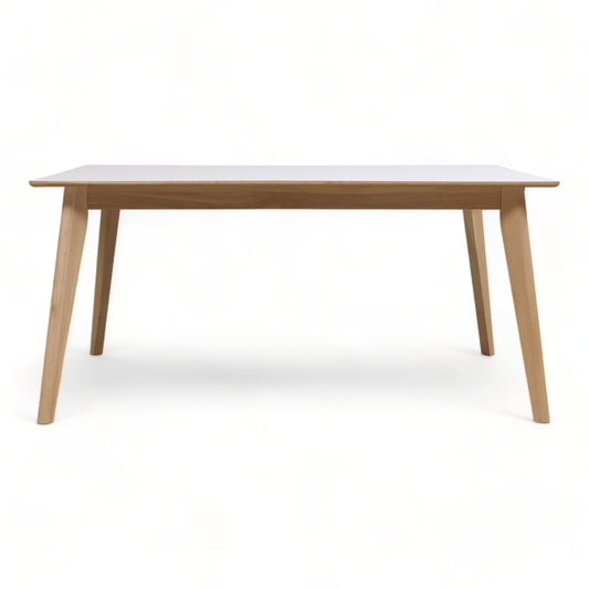 Kvalitetssikret | Minimalistisk spisebord i hvit/eik