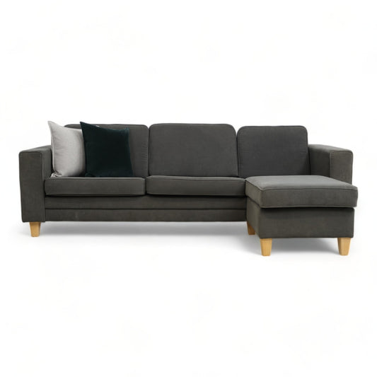 Nyrenset | Grågrønn Skalma sofa med sjeselong