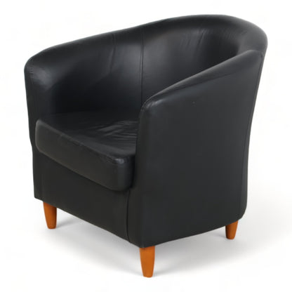 Nyrenset | Lenestol i sort skinn