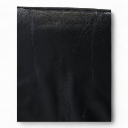 Nyrenset | Lenestol i sort skinn