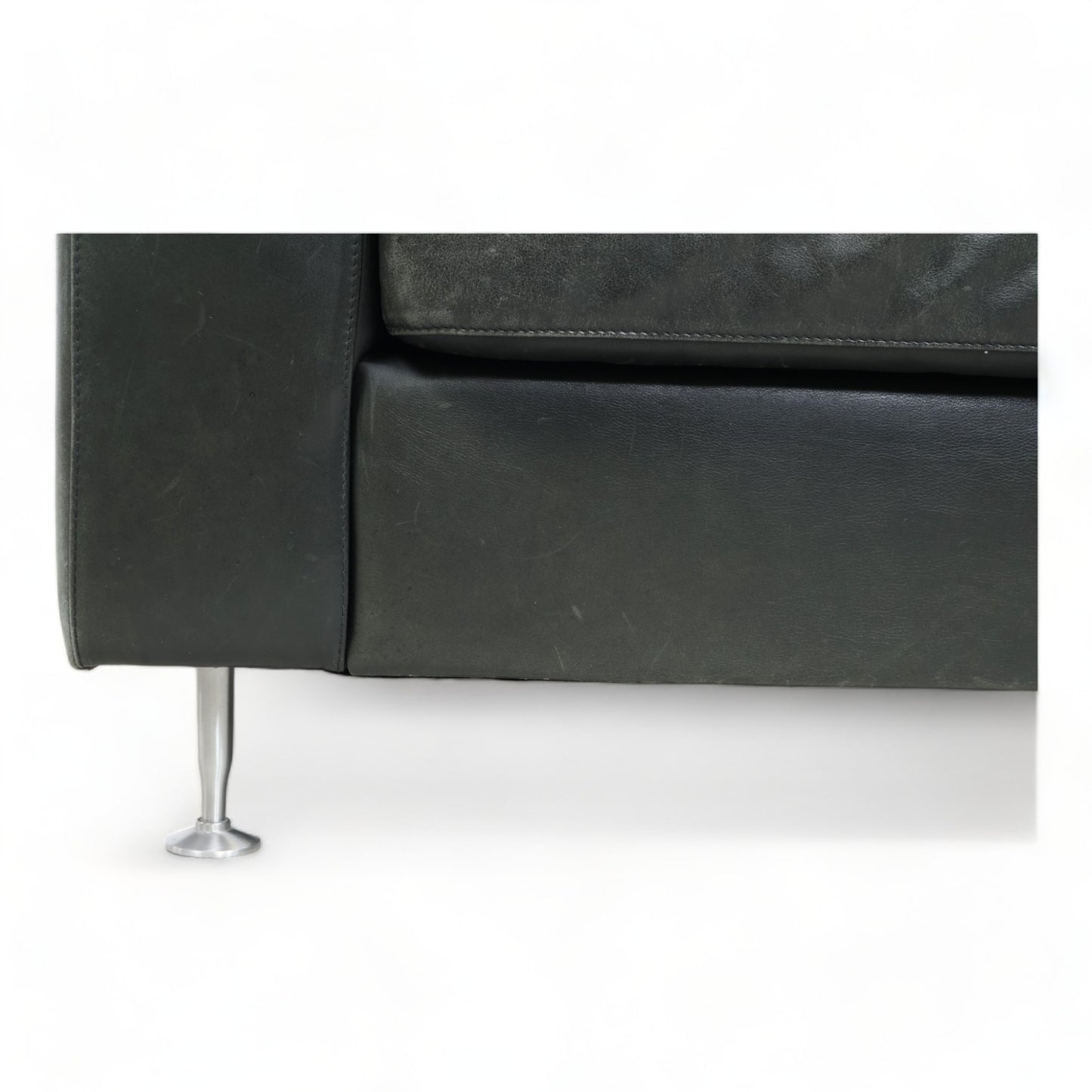 Nyrenset | Bolia Milano 3-seter sofa med to stk puffer