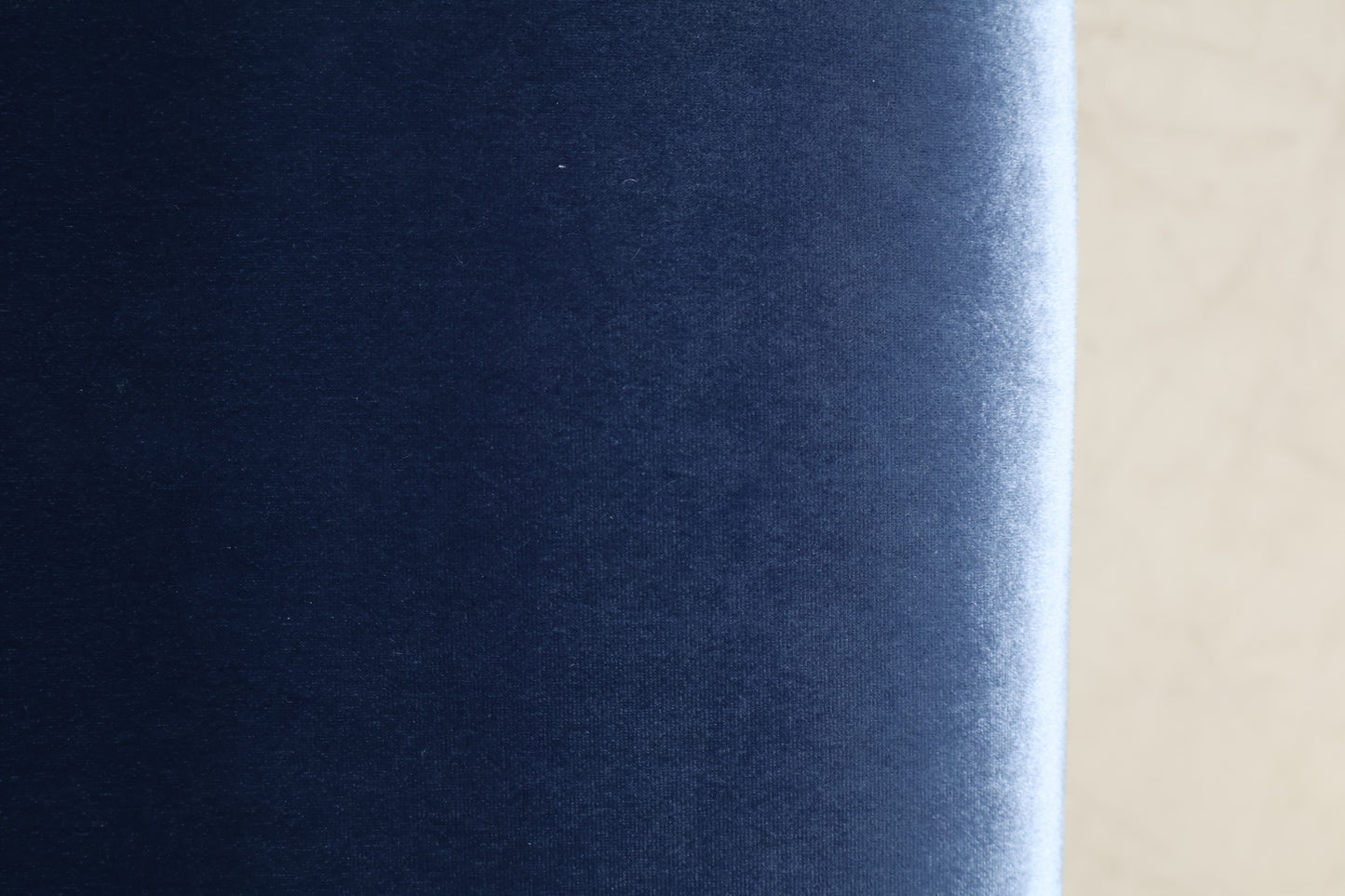 Nyrenset | PH Design blå lenestol i velur