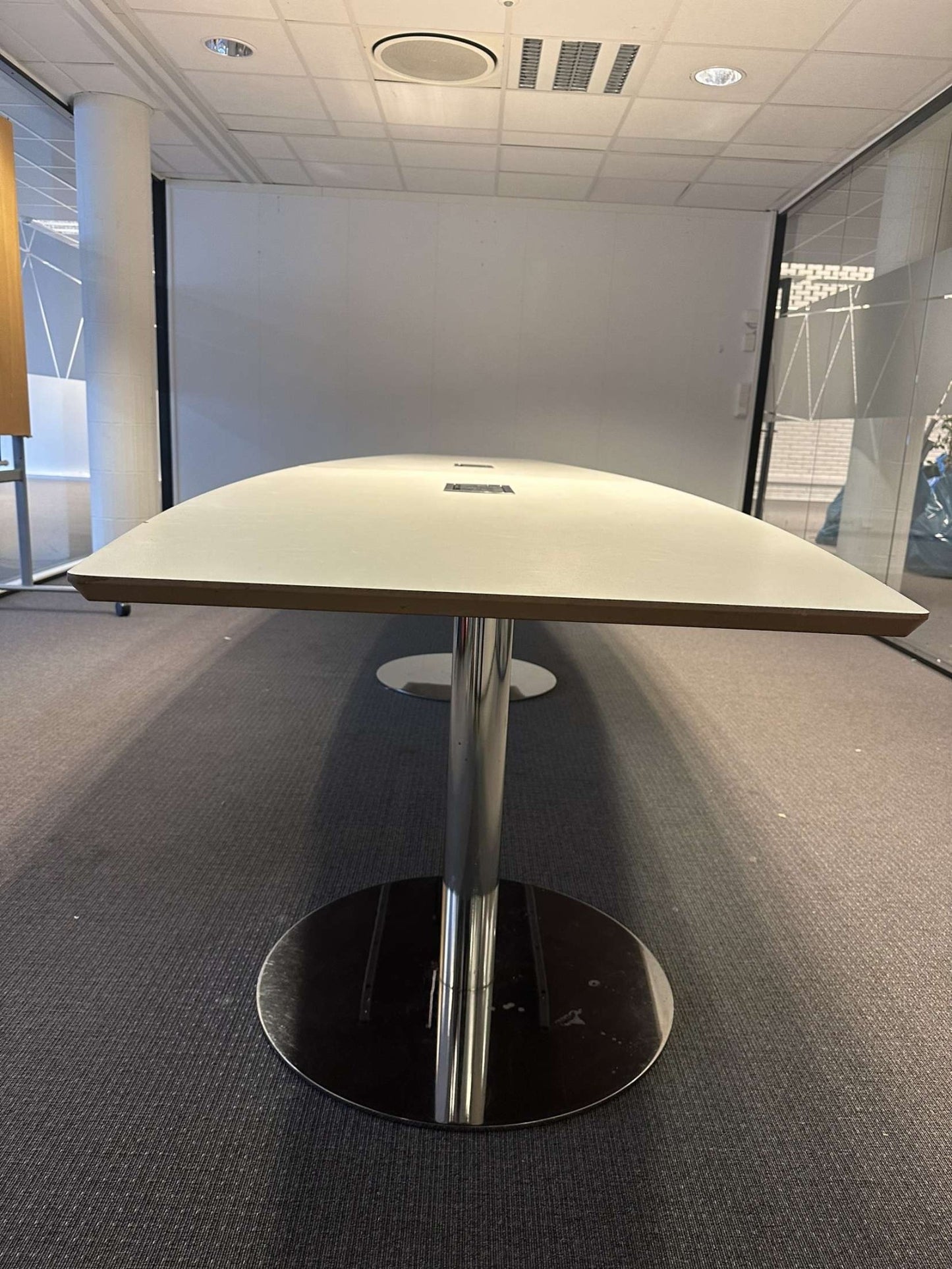 Nyrenset | Edsbyn møtebord i hvit/krom, 4,8 meter