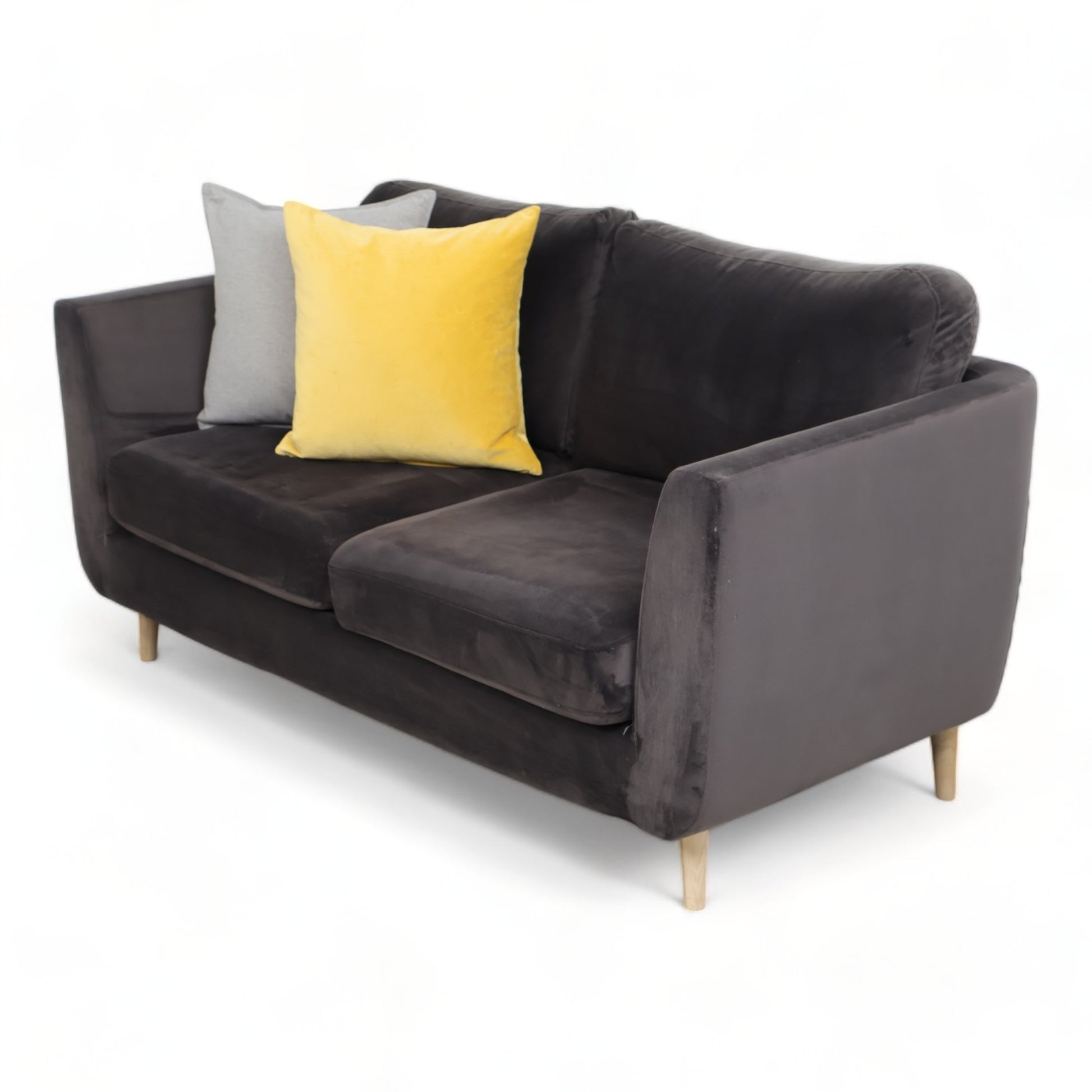 Nyrenset | Mørk grå 2-seter sofa i velur