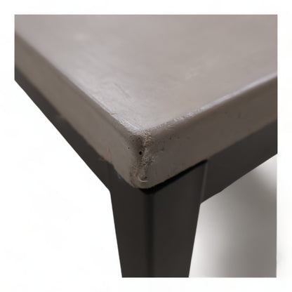 Nyrenset | Lindø sofabord i betong/sort