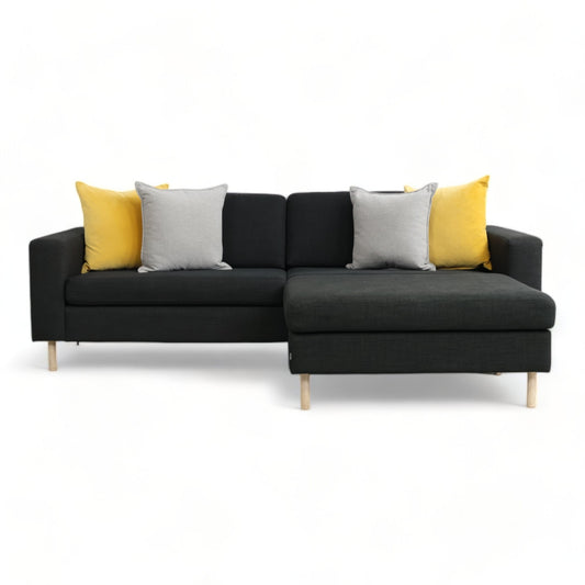 Nyrenset | Sort Bolia Scandinavia 3-seter sofa med Bolia puff
