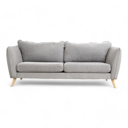 Nyrenset | Lys grå 2,5-seter sofa
