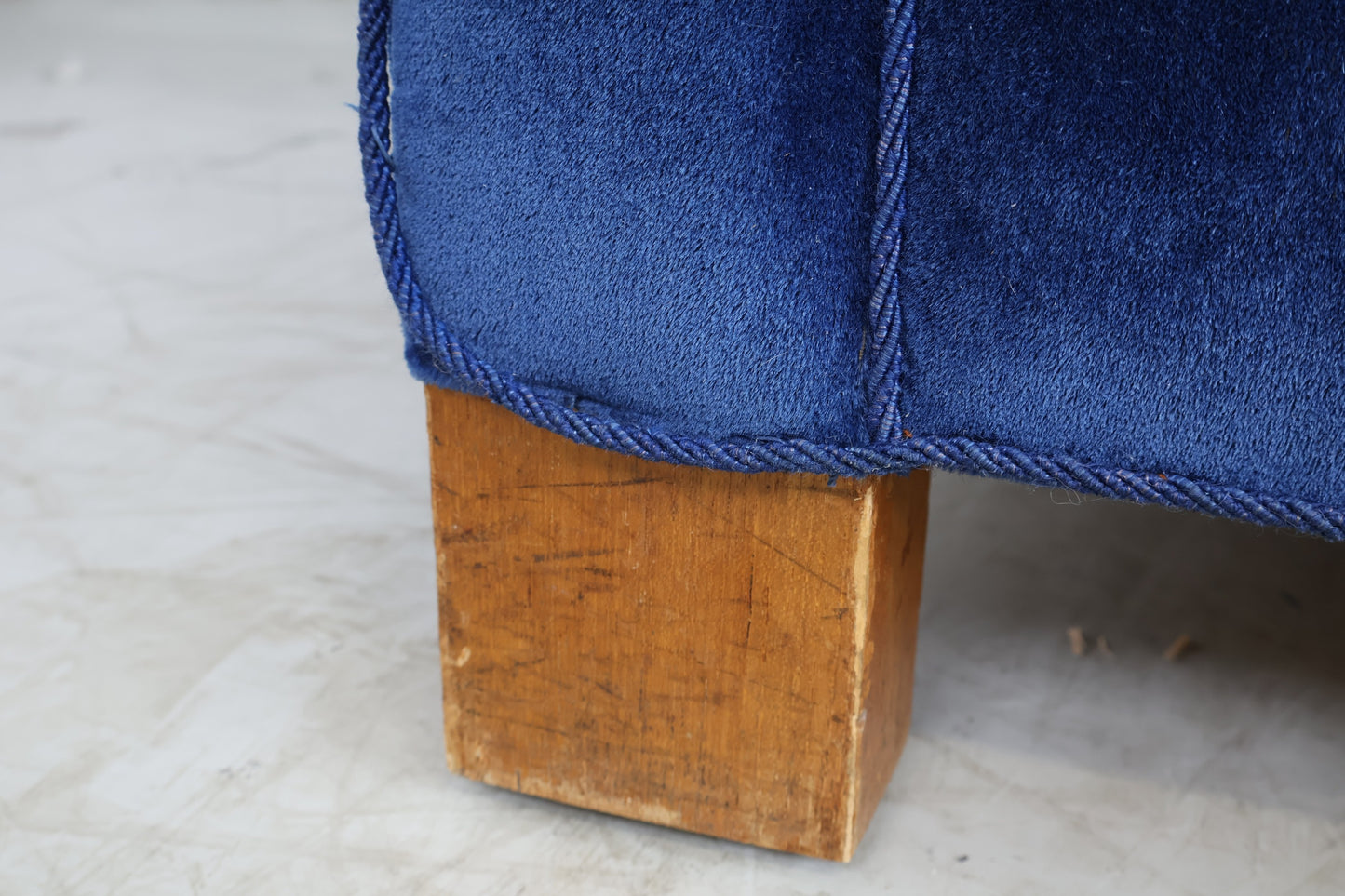 Nyrenset | Blå 3-seter sofa i velur
