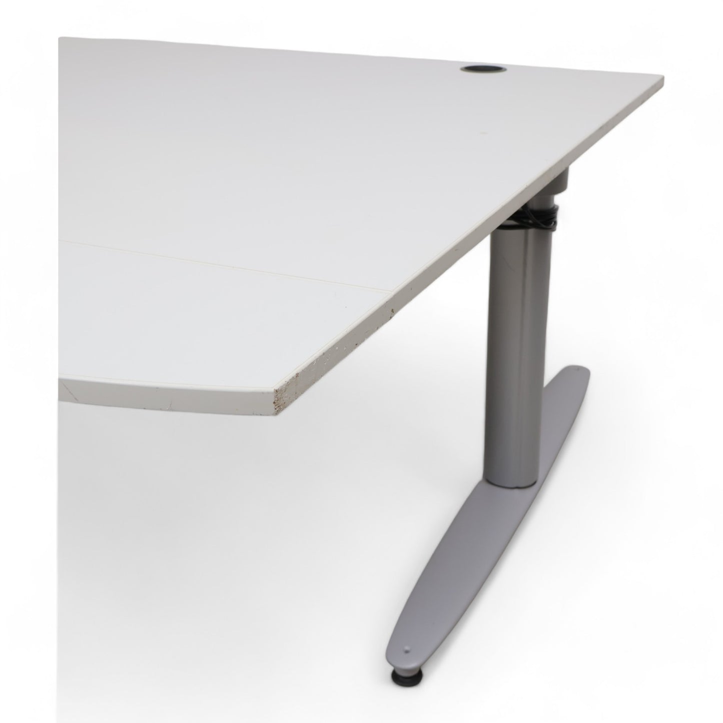 Kvalitetsikret | 180×120, Kinnarps elektrisk hev/senk skrivebord med sving i lys grå