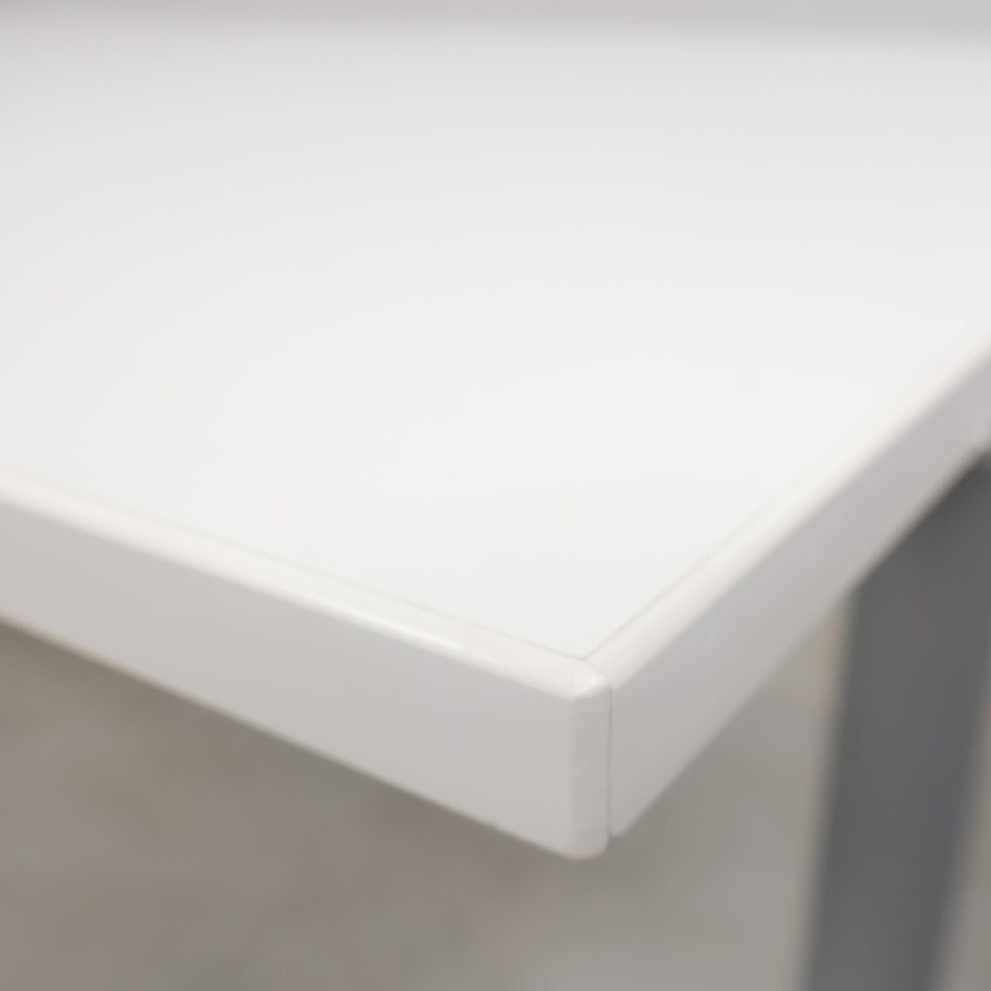 Nyrenset | IKEA Galant manuelt justerbart skrivebord med sving