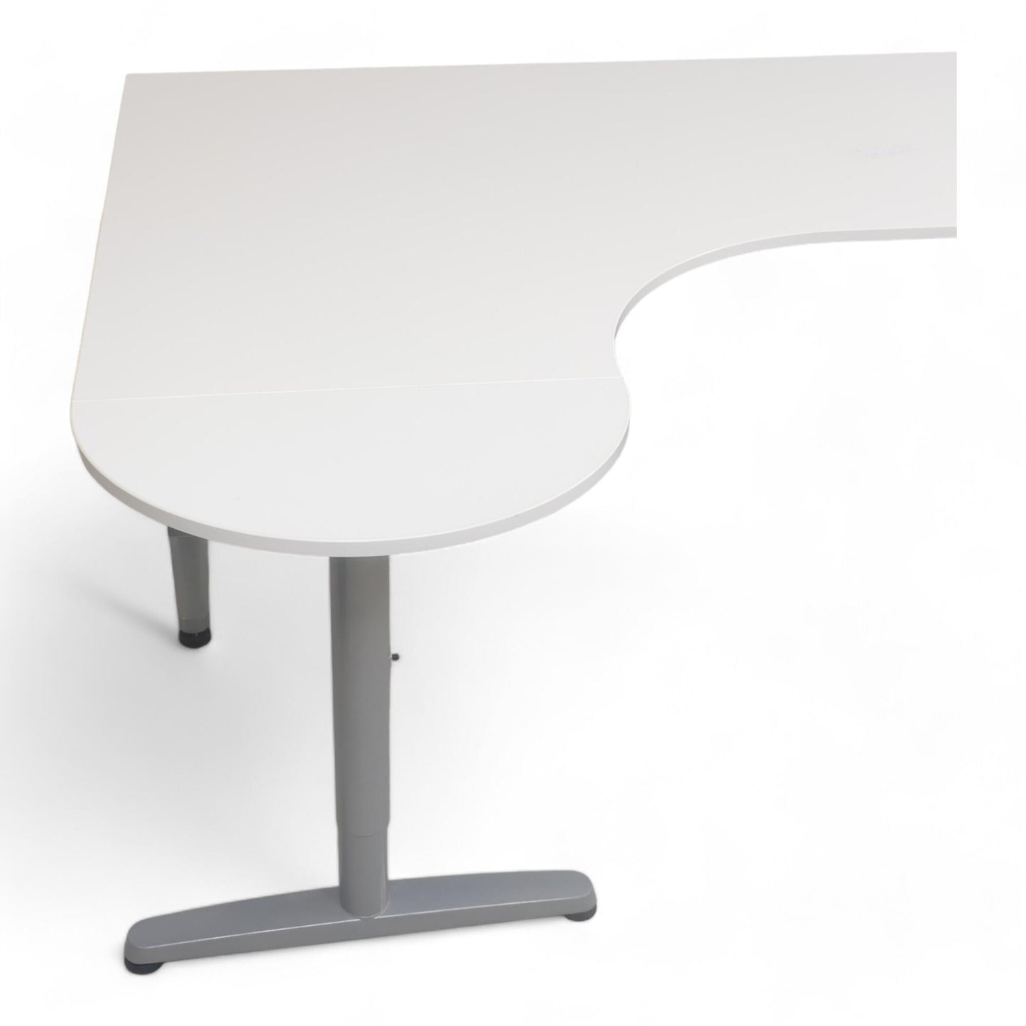 Nyrenset | IKEA Galant manuelt justerbart skrivebord med sving