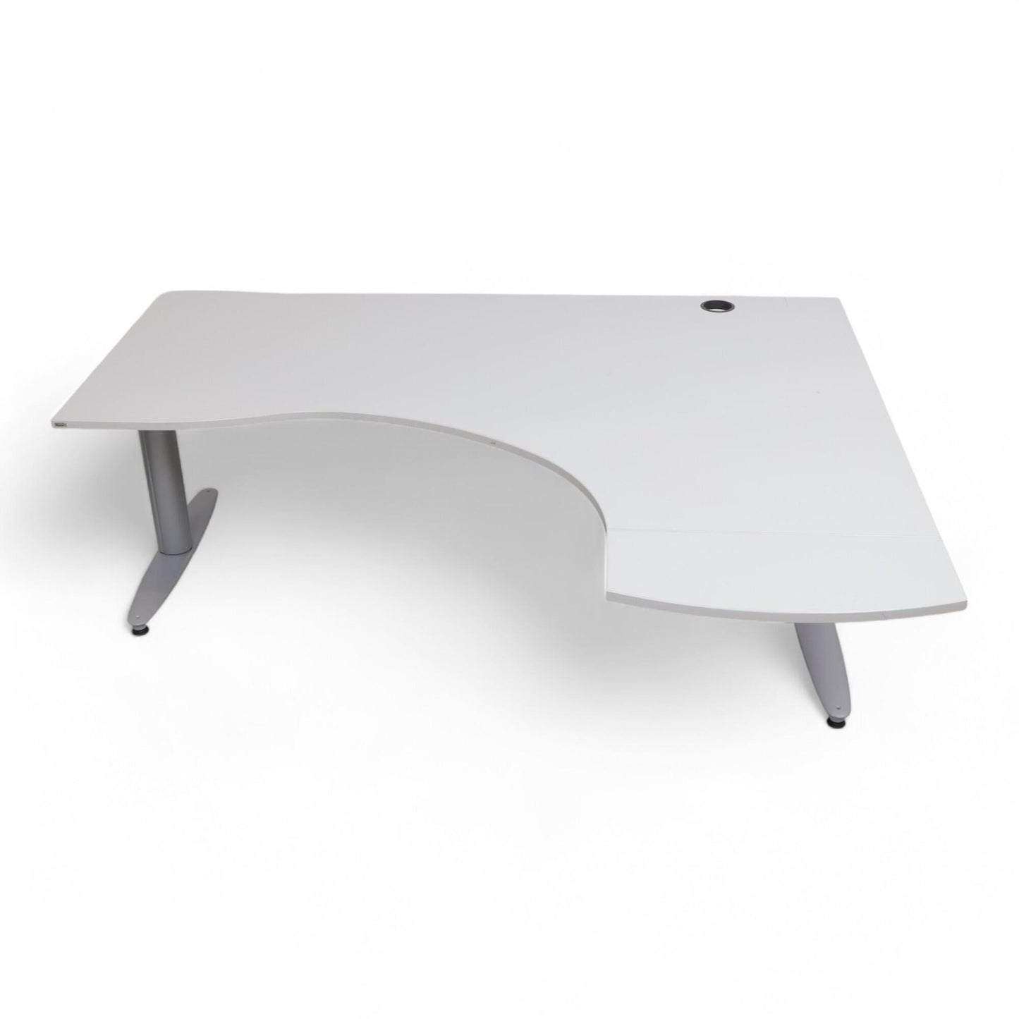 Kvalitetsikret | 200×145, Kinnarps elektrisk hev/senk skrivebord med sving i lys grå