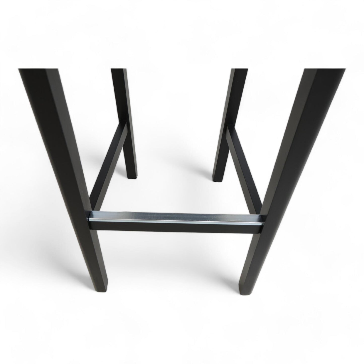 Nyrenset | IKEA Bergmund barstol i hvitt med svarte ben