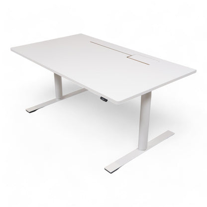 Nyrenset | Hvit Dencon Delta elektriske hev/senk skrivebord 140x80cm