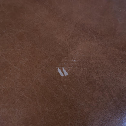 Nyrenset | Lenestol i skinn med puff, klassisk brun