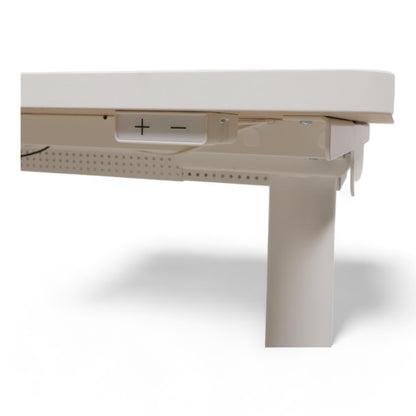 Kvalitetssikret | Hvit Dencon Delta elektriske hev/senk skrivebord 120x80cm