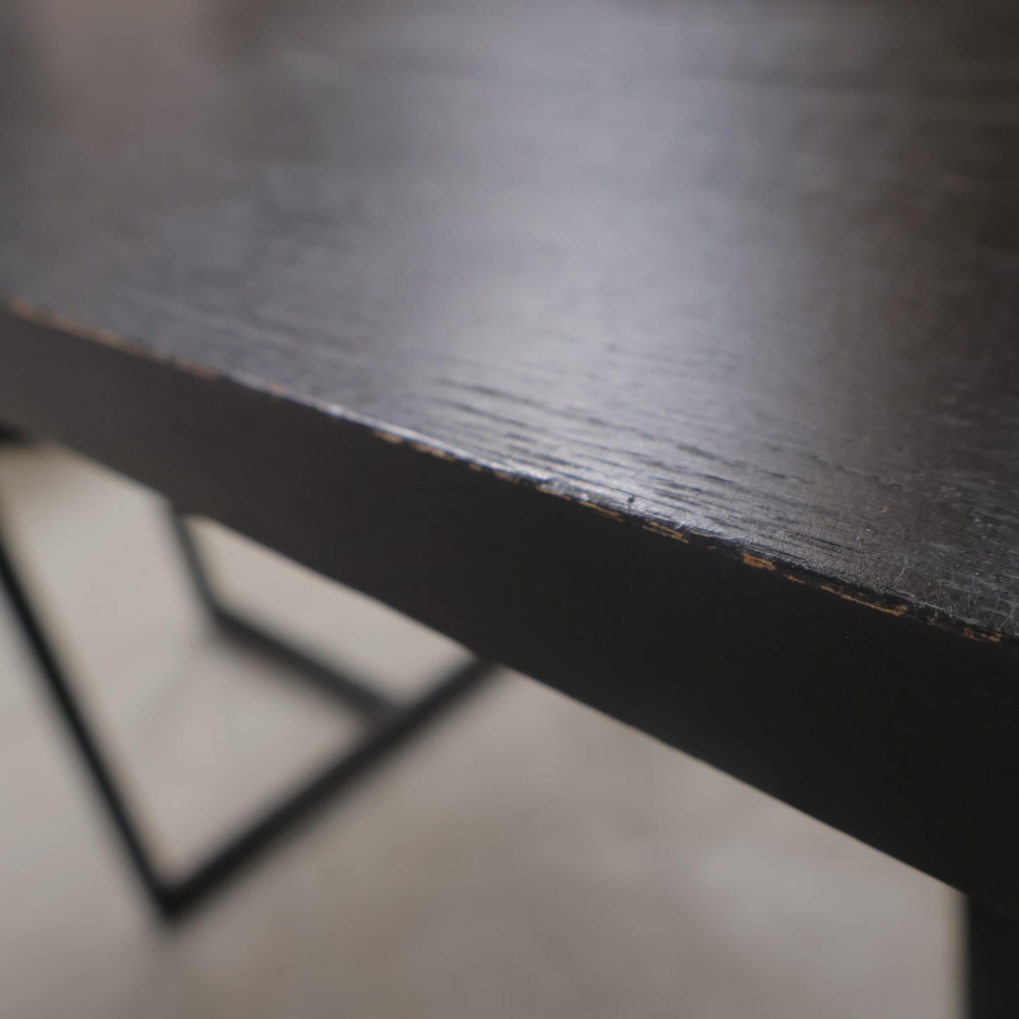 Nyrenset | Ygg & Lyng spisebord i sort