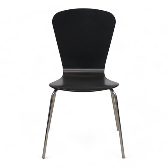 Nyrenset | Svart AJ produkter Milla stol, moderne og stablebar