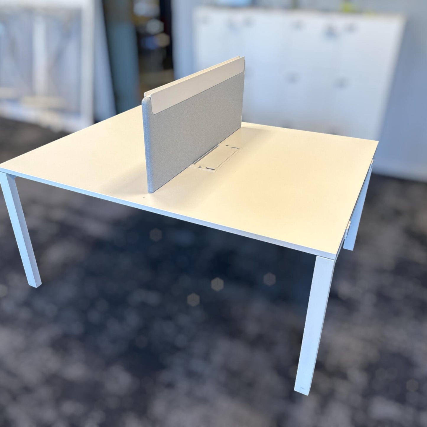 Nyrenset | Vitra WorkIT Skrivebord i hvit, 120x160 cm uten strømuttak
