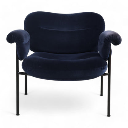 Nyrenset | Mørk blå Fogia Bollo lenestol i velur