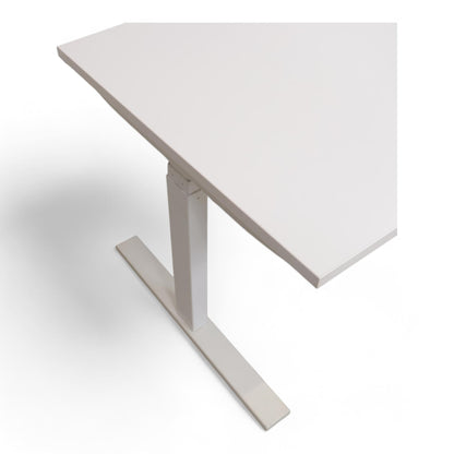 Elektrisk hev/senk skrivebord 140x70 cm, hvit laminat, Linak