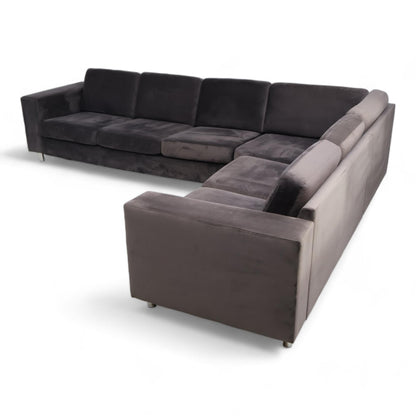 Nyrenset | Mørk grå Vision hjørnesofa i velur fra A-Møbler