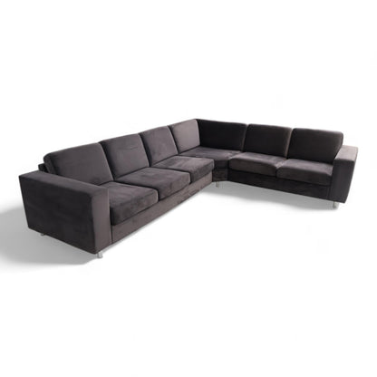 Nyrenset | Mørk grå Vision hjørnesofa i velur fra A-Møbler
