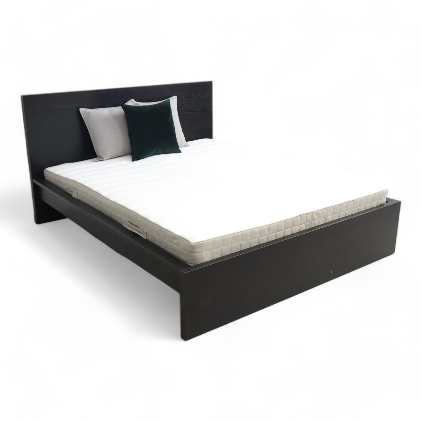 Nyrenset | Sort IKEA Malm seng med Hamarvik madrass, 160x200