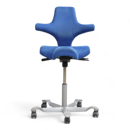 Nyrenset | Håg Capisco blå kontorstol med sadelsete