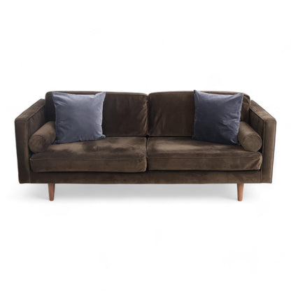 Nyrenset | SofaCompany Harper 3-seter sofa i mørk brun velur