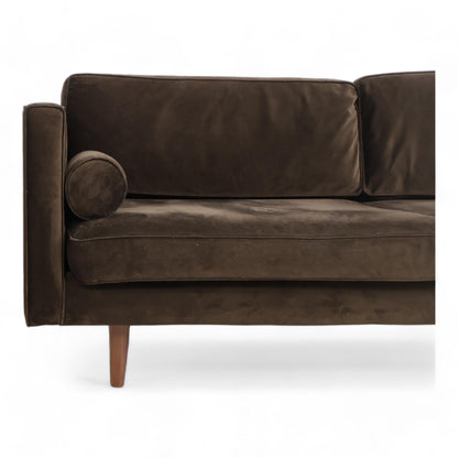 Nyrenset | SofaCompany Harper 3-seter sofa i mørk brun velur