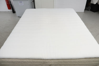 Nyrenset | Beige Jensen Pulse seng med Ikea Tuddal overmadrass, 160x200cm