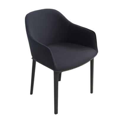 Nyrenset | Vitra Softshell møteromsstol med armlener i mørk grå