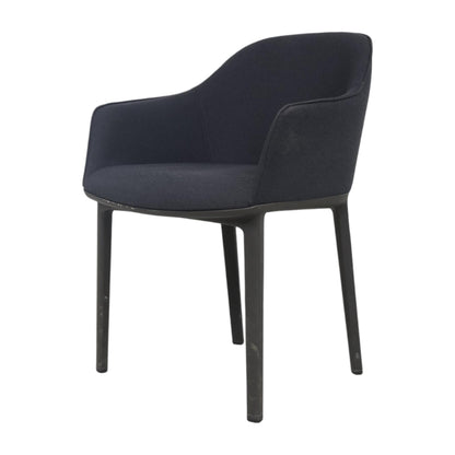 Nyrenset | Vitra Softshell møteromsstol med armlener i mørk grå