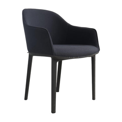 Nyrenset | Vitra Softshell møteromsstol med armlener i mørk grå