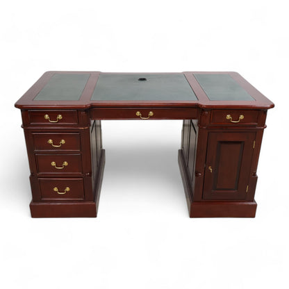 Nyrenset | Brun partnerskrivebord med lærdetaljer og mahogny-finish