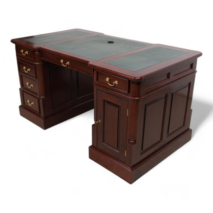 Nyrenset | Brun partnerskrivebord med lærdetaljer og mahogny-finish