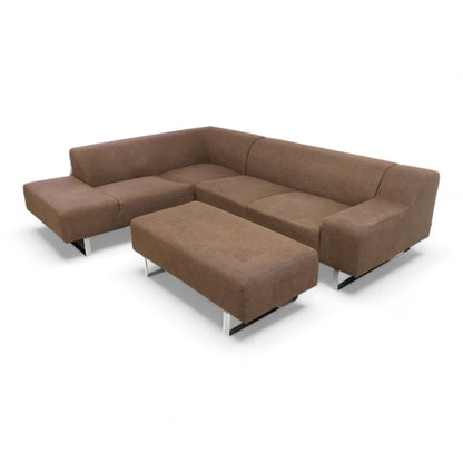 Nyrenset | Brun Bolia Seville hjørnesofa i brun tekstil med puff