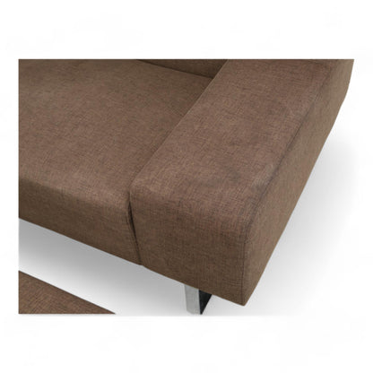 Nyrenset | Brun Bolia Seville hjørnesofa i brun tekstil med puff
